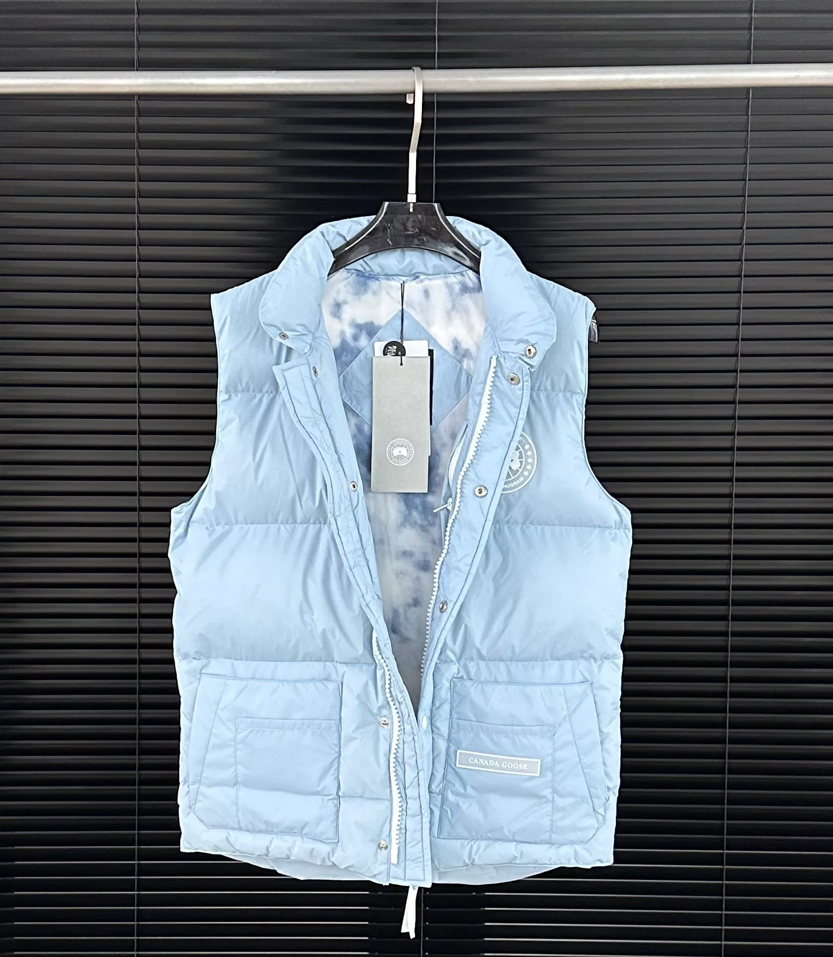 P400 【𝗖𝗮𝗻𝗮𝗱𝗮𝗴𝗼𝗼𝘀𝗲】/Canada Goose/White Label Glacier Down Vest/Dawn Blue